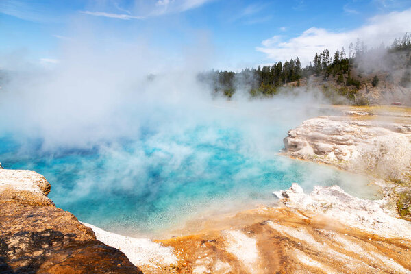 Grand Prismatic Spring in Yellowstone National Park, Wyoming, US