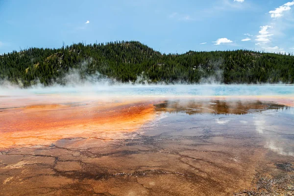 Grand Prismatic Spring in Yellowstone National Park, Wyoming, US