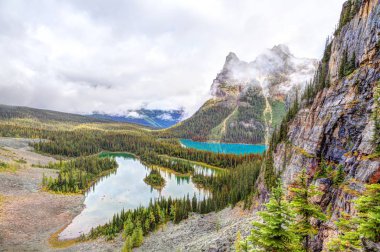 Mary Lake ve Lake O'Hara Yoho Milli Parkı Opabin Trail üzerinde