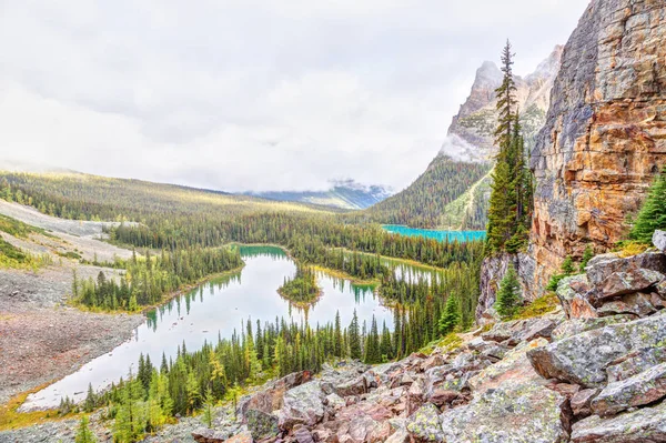 Mary Lake and Lake O 'Hara on Opabin Trail in Yoho National Park — стоковое фото