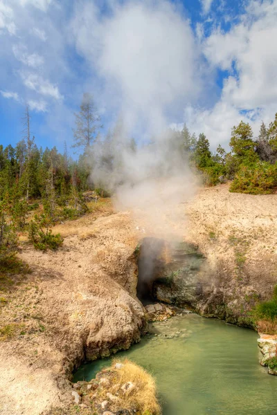 Steam Emits From Dragon's Mouth Spring Cave at Yellowstone Natio — Stock Photo, Image