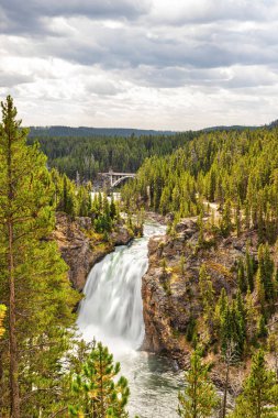 Yellowstone Ulusal Parkı'ndaki Yukarı Şelaleler, Wyoming, Amerika Birleşik Devletleri