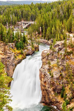 Yellowstone Ulusal Parkı'ndaki Yukarı Şelaleler, Wyoming, Amerika Birleşik Devletleri