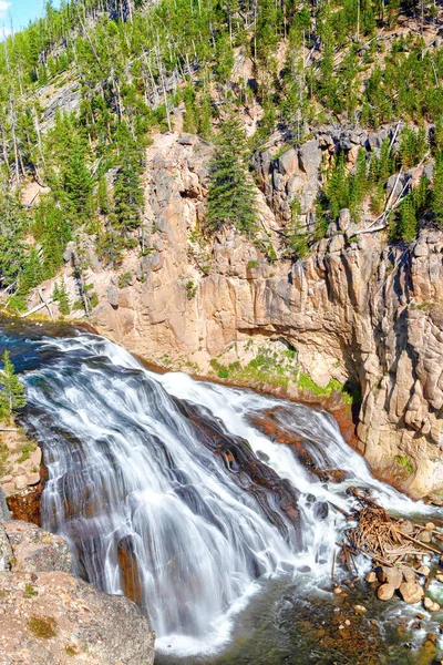 Gibbon Falls in Yellowstone National Park, Wyoming, USA — Stock Photo, Image