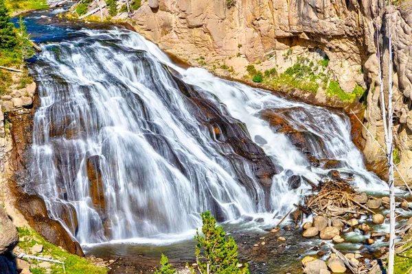 威斯康星州怀俄明州黄石公园的吉本瀑布 — 图库照片