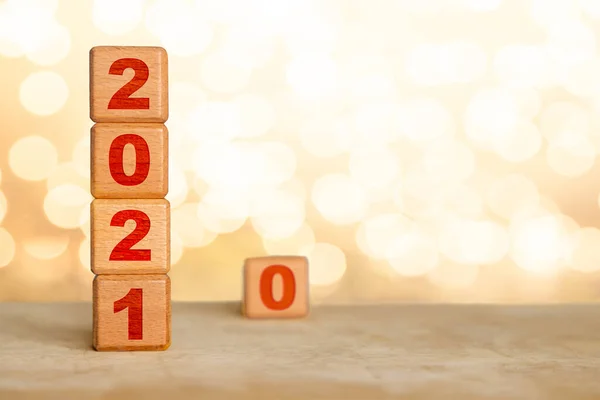 Gelukkig Nieuwjaar 2021 Met Blokken Hout Het Jaar 2020 Vertegenwoordigd — Stockfoto