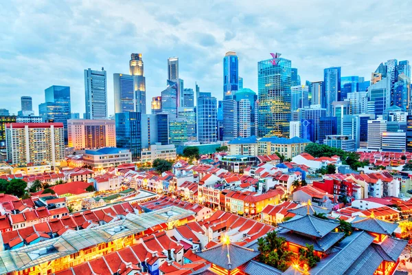 Flygfoto Över Kvällen Stadsbilden Singapore Chinatown Med Centrum Skyskrapor Affärsfinansdistriktet — Stockfoto