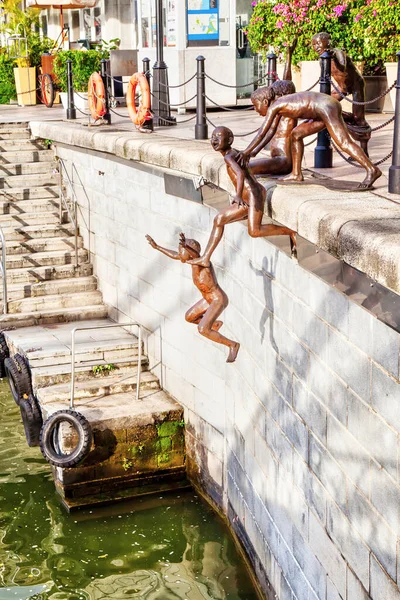 Singapore September 2017 Sculpture Chong Fah Cheong Part People River — Stock Photo, Image