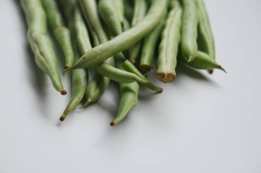 Uzun fasulye beyaz izole arkaplan