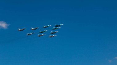 9 Mayıs 'taki zafer töreninde Rusya Federasyonu silahlı kuvvetlerinin savaş uçakları