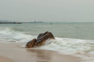 Sahildeki sahil taşları