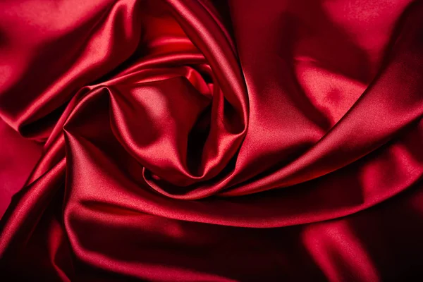 Tessuto Rosso Nelle Pieghe Drappeggio Brillare Sulla Seta Cucito — Foto Stock