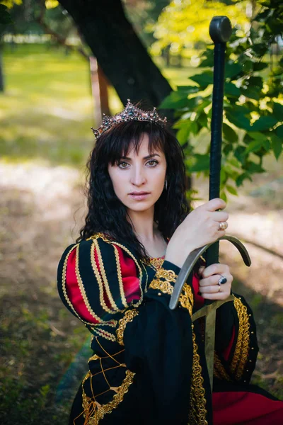 Queen Sword Her Hands Beautiful Girl Crown Fantasy Medieval Black — Stock Photo, Image