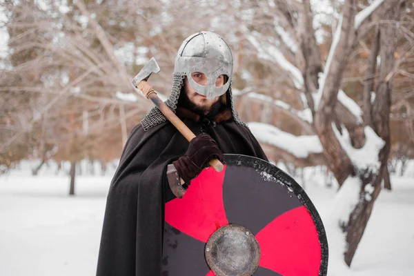 Viking Winter Shield Red Black Guy Helmet Chain Mail Snow — Stock Photo, Image