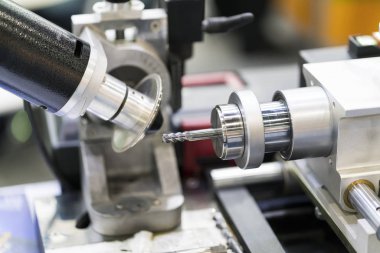 Cnc otomatik Bileme Makinası, yüksek doğruluk Aracı işlemi sınaî kullanıma yönelik taşlama taşlama yüksek hassasiyetli karbür kesici alet.