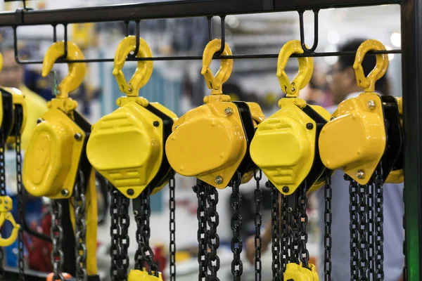 Guincho Corrente Industrial Para Reduzir Carga Trabalho Levantar Objetos Pesados — Fotografia de Stock