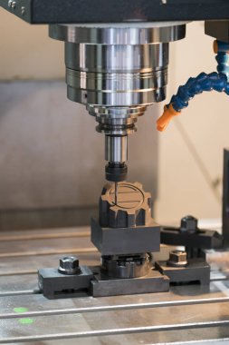 hassas bölümü Cnc işleme merkezi tarafından işleme