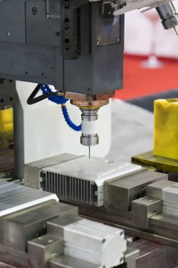 hassas bölümü Cnc işleme merkezi tarafından işleme