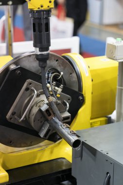 Ara hassas parça tarafından Gazaltı Kaynak işlemi, yüksek teknoloji otomatik Gazaltı Kaynak, ara parça hassas