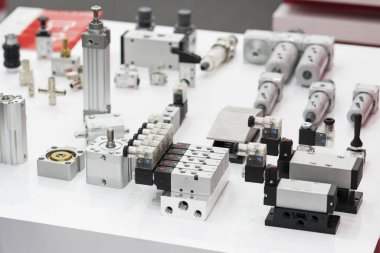 Sıvı, yağ, hava, pnömatik, hidrolik boru hattı makinesi için endüstriyel solenoid kapakçık. PLC ve bilgisayar tarafından kontrol vanası. Otomatik üretim hattı bileşeni