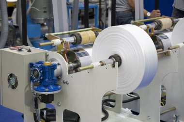 Plastik torba ve kağıt kutulu otomatik paketleme makinesi endüstriyel gıda ürünleri için yüksek hızlı paketleme makinesi, yüksek teknoloji üretim süreci