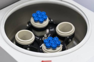 meical ve bilim mühendisi Labaratuar donanımları araştırma deneme için. yüksek kaliteli plastik, kauçuk, scientis için için cam araç Kimya Biyoloji geliştirmek. Hastane ve sağlık için teknoloji