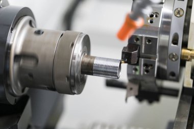 Otomotiv bölümü cnc Torna Makinesi, çoklu eksen Cnc Torna ve freze, tarafından yüksek duyarlık parçası üretim süreci freze ile tarafından karbür frezeler işleme operatörü