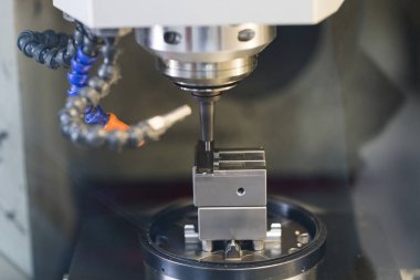 CNC İşleme Merkezi kesme kalıp