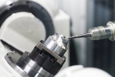 hassas bölümü Cnc işleme merkezi tarafından işleme