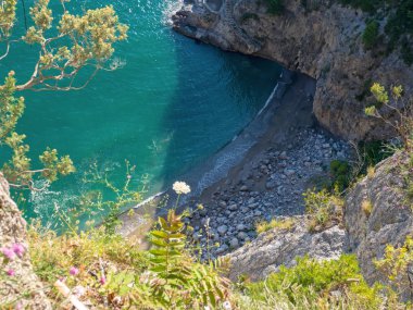 İtalya 'nın güzel kıyı kasabaları - Amalfi sahilinde manzaralı Positano