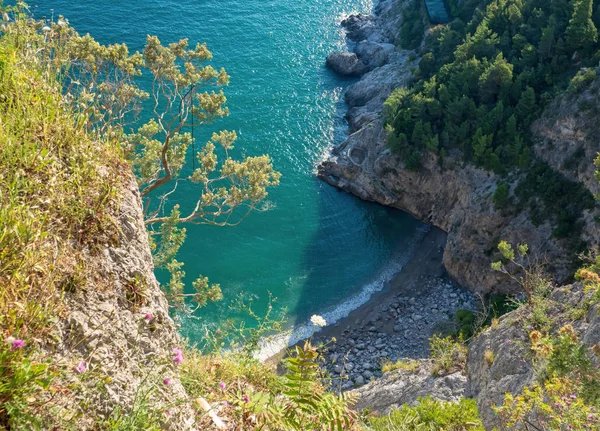 İtalya 'nın güzel kıyı kasabaları - Amalfi sahilinde manzaralı Positano