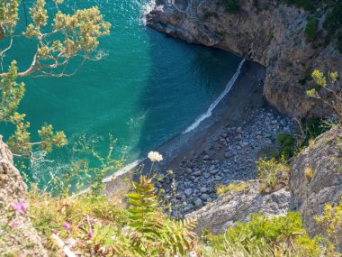 İtalya 'nın güzel kıyı kasabaları - Amalfi sahilinde manzaralı Positano