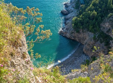 İtalya 'nın güzel kıyı kasabaları - Amalfi sahilinde manzaralı Positano