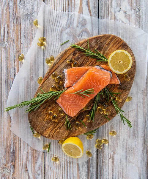 Omega-3 asit kaynakları (somon, Omega-3 hapları)
