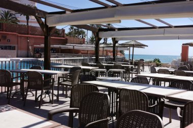 1 Haziran, Torrevieja, İspanya. İspanya 'da bir otelin en iyi kafeleri. Turistler için dinlenme alanı