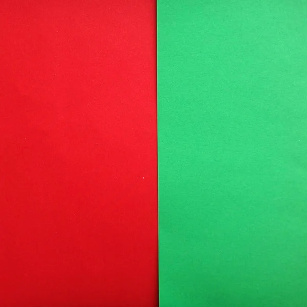 Κόκκινο Χαρτί Πάνω Από Πράσινο Χαρτί Αφηρημένο Φόντο — Φωτογραφία Αρχείου