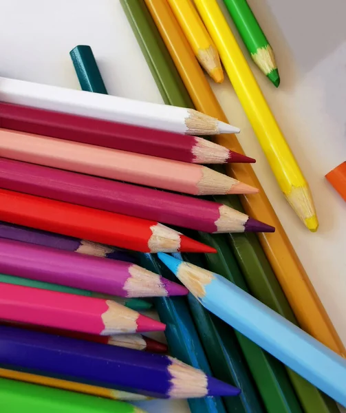 Colored Pencils Heap Randomly Scattered Table Creative Process Art Drawing — Stock Photo, Image