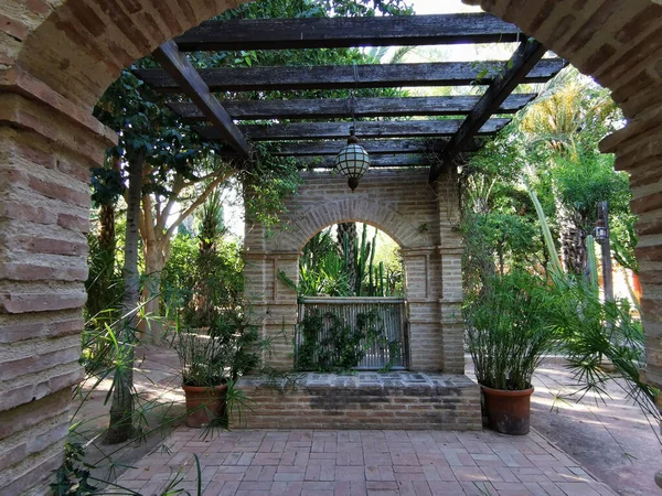 Pátio Estilo Árabe Jardim Tropical Verão — Fotografia de Stock