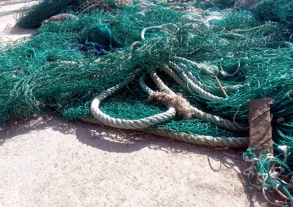 網を漁り舗装を乾燥させ — ストック写真