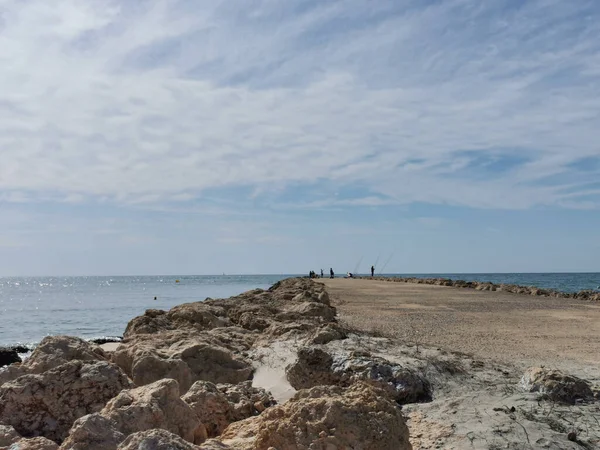 Мягкие Небольшие Волны Время Спокойного Брейка Гранитным Камням Прибрежной Зоны — стоковое фото