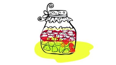 Lezzetli parçalarla geleneksel çilek reçeli oluşturan elementlerin, ev yapımı olduğunu öne süren şeffaf bir konteynır üzerinde konserve ve tatlı şekerin üzerinde yüzmesi.