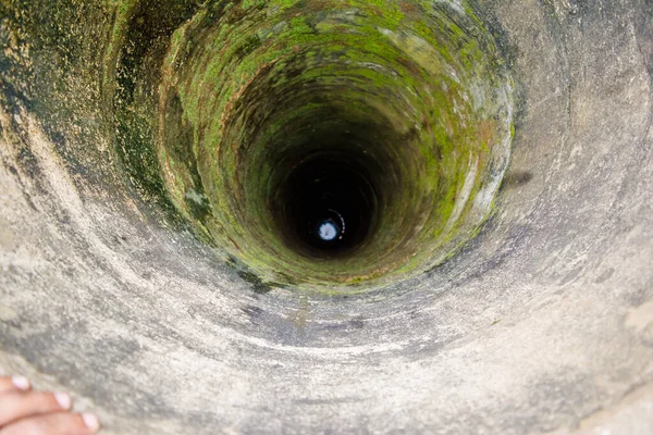 Poço Velho Água Seca Para Água Dentro Poço — Fotografia de Stock