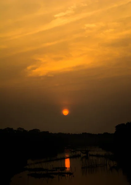 Ηλιοβασίλεμα Λίμνη Και Ποτάμι Βράδυ Στο Kaziranga Assam Ινδία — Φωτογραφία Αρχείου