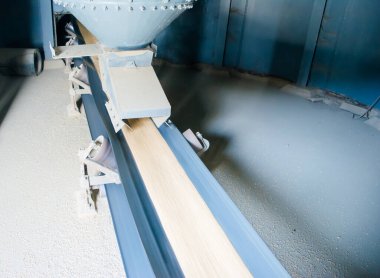 Tahıl için silo asansör taşıyıcı sistemi, silonun taşıyıcı bandı.