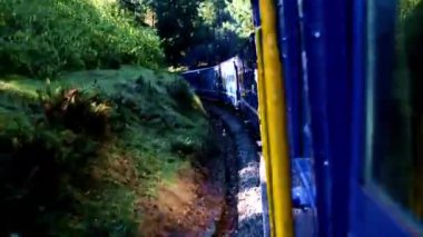 Ooty, Hindistan, 22 Şubat 2019: Ooty Toy Train, Ooty-coonoor rotası, Nilgiri Dağ Demiryolu Hattı, Tamil Nadu, Hindistan. Mettupalayam ve Udagamandalam arasında