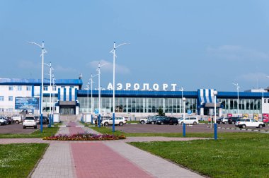 Rusya, Blagoveshchensk, Temmuz 2019: Yazın havaalanı inşaatı