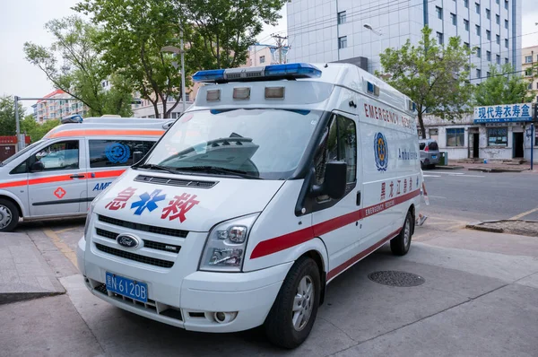 Çin, Heihe, Temmuz 2019: Yazın Çin 'in Heihe şehrinde ambulanslar