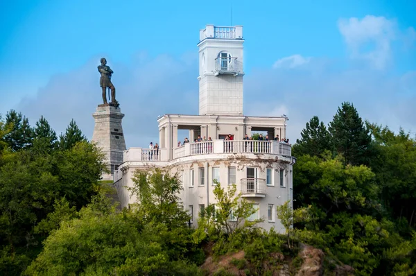 Rusya, Khabarovsk, Ağustos 2019: Khabarovsk şehrindeki Amur Nehri kıyısındaki Muravyov-Amursky anıtı