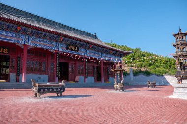 Çin, Heihe, Temmuz 2019: Taoist tapınak yazın Heihe 'de şehir dışında