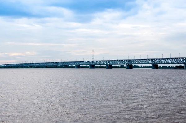 Rusia Khabarovsk Agustus 2019 Jembatan Jalan Sungai Amur Kota Khabarovsk — Stok Foto